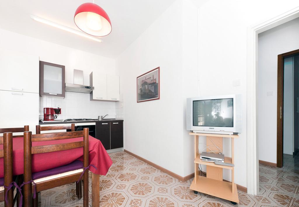 Apartments Alluro Rovinj Zimmer foto